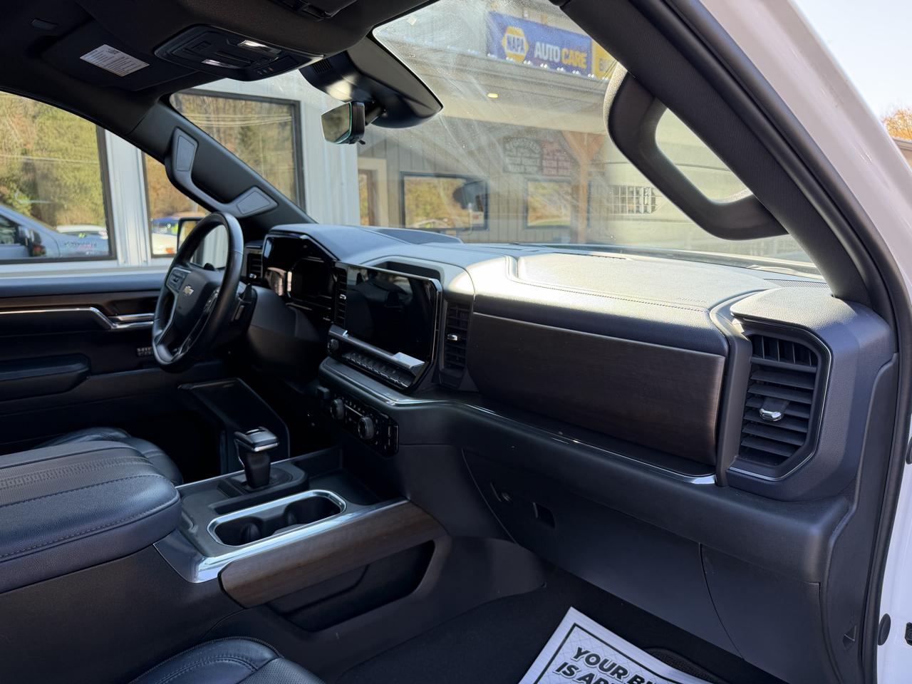 Chevrolet Silverado 1500 High Country Crew Cab 4WD 2024