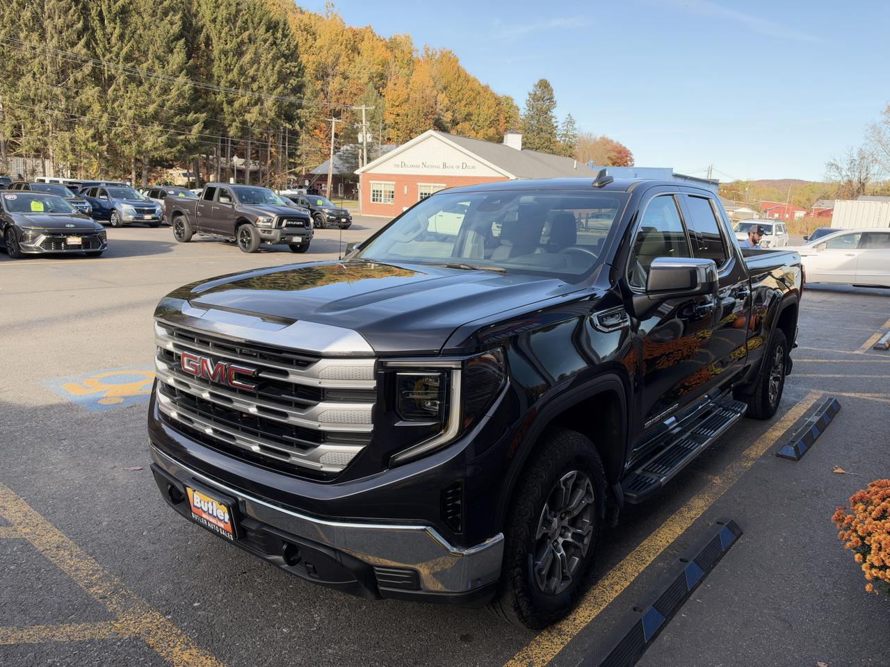 GMC Sierra 1500 SLE Double Cab 4WD 2023