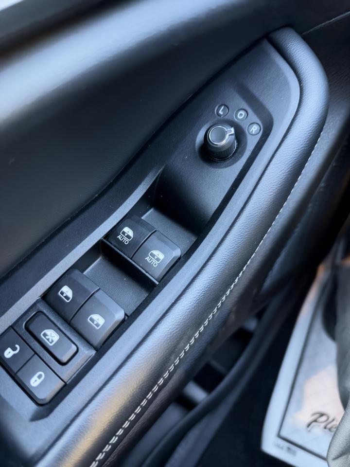 Jeep Grand Cherokee Laredo 4WD 2023