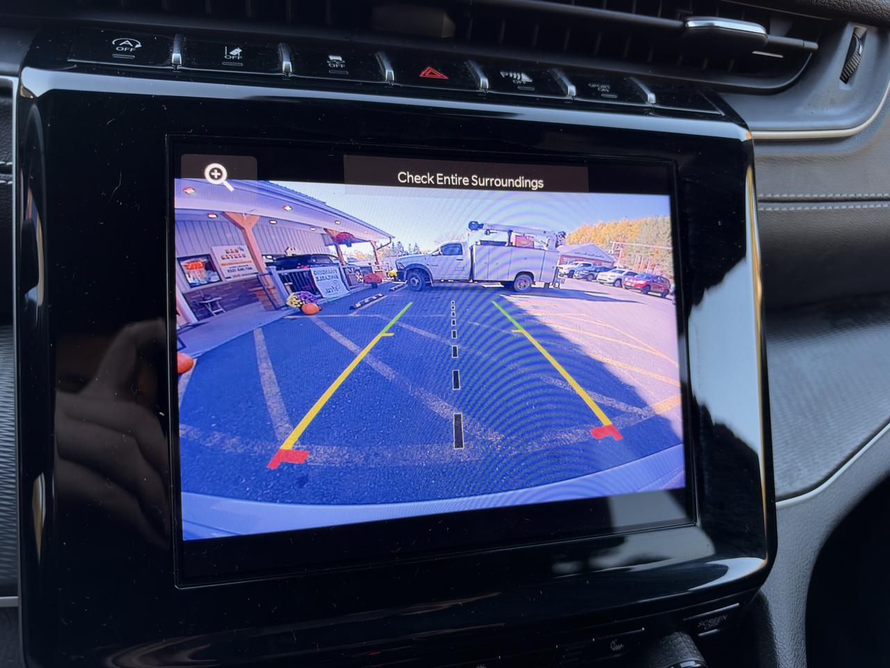 Jeep Grand Cherokee Laredo 4WD 2023