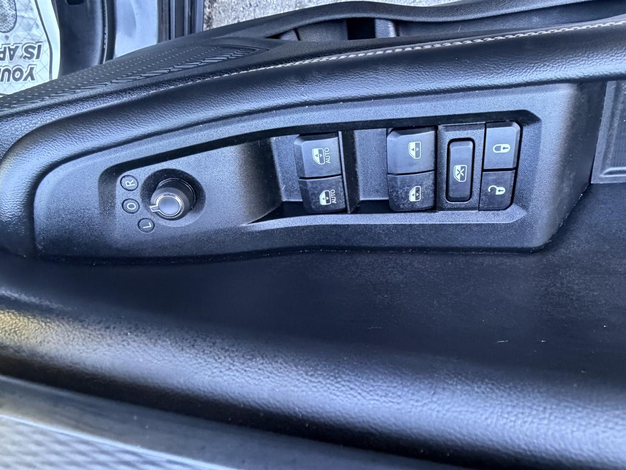 Jeep Grand Cherokee Laredo 4WD 2024