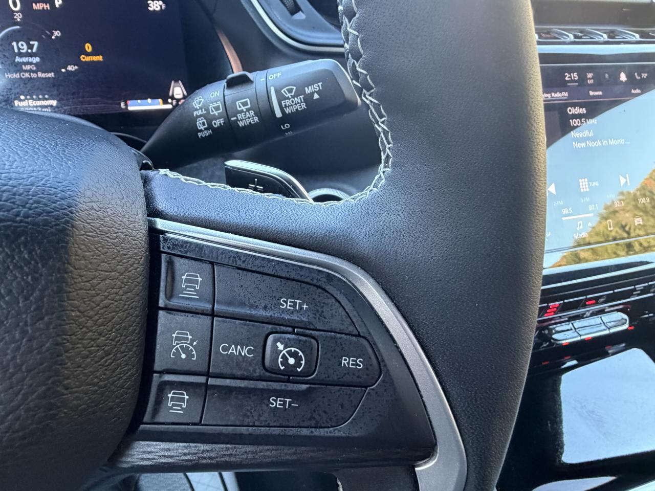 Jeep Grand Cherokee Laredo 4WD 2024