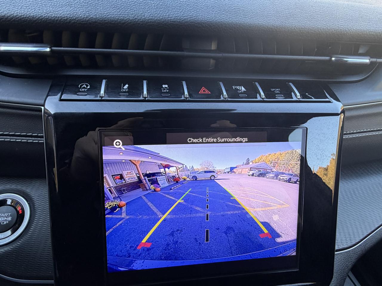 Jeep Grand Cherokee Laredo 4WD 2024