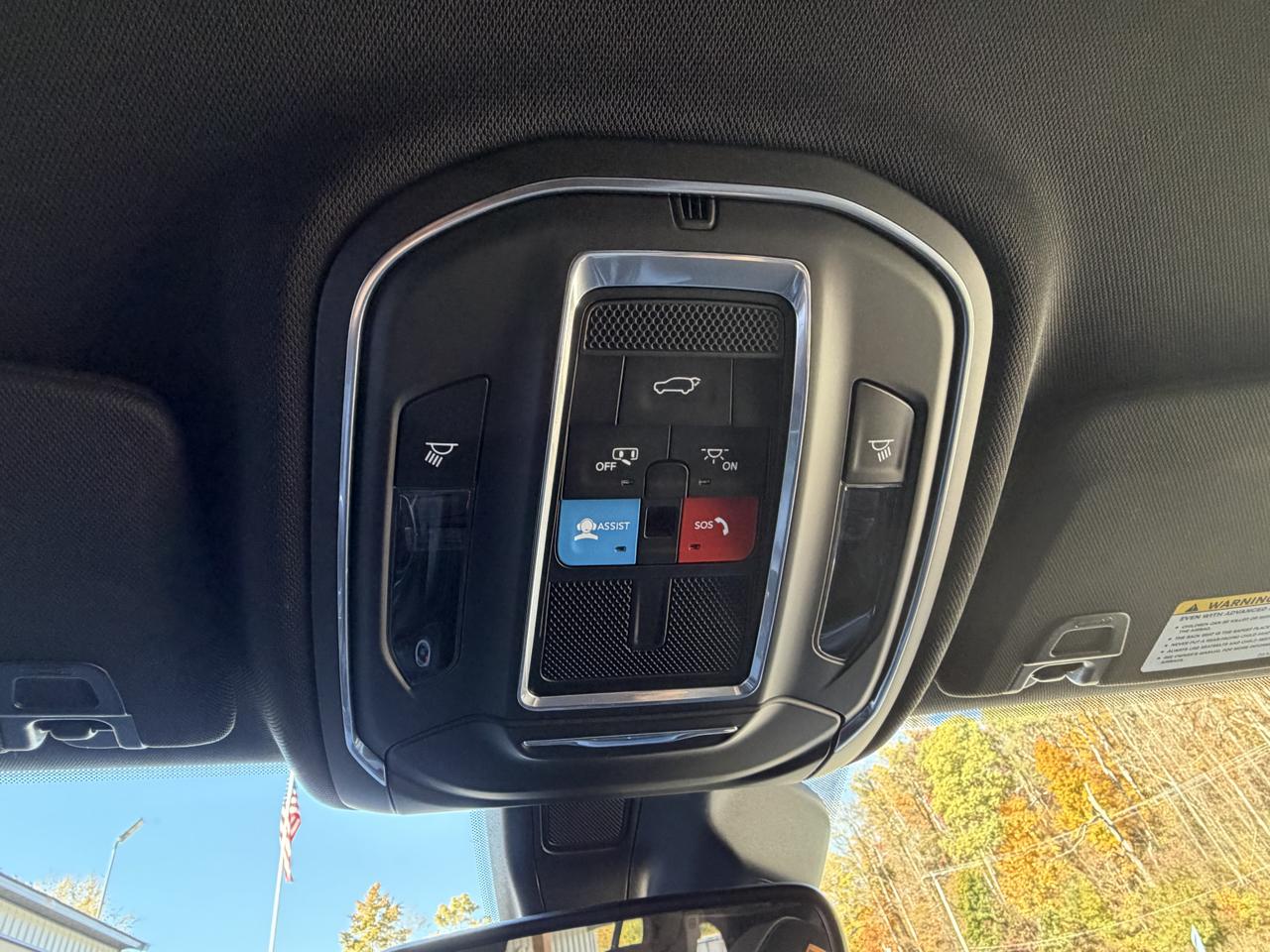 Jeep Grand Cherokee Laredo 4WD 2024