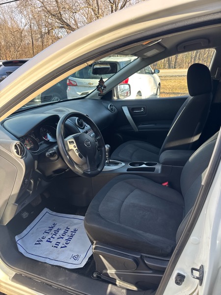 Nissan Rogue FWD 4dr Krom Edition 2011