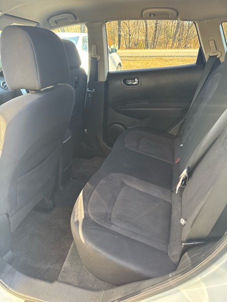 Nissan Rogue FWD 4dr Krom Edition 2011