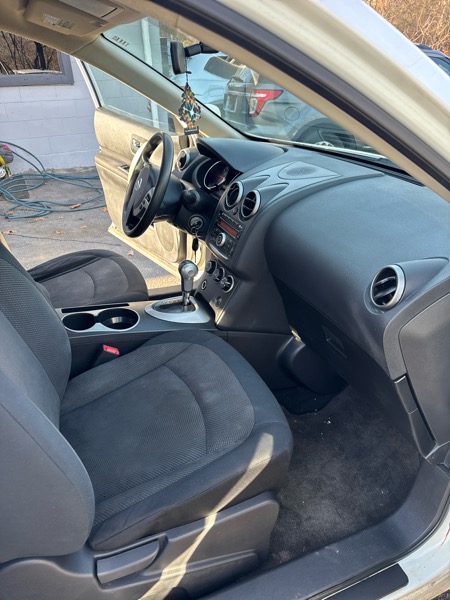 Nissan Rogue FWD 4dr Krom Edition 2011