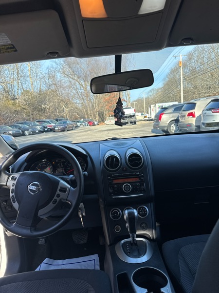 Nissan Rogue FWD 4dr Krom Edition 2011