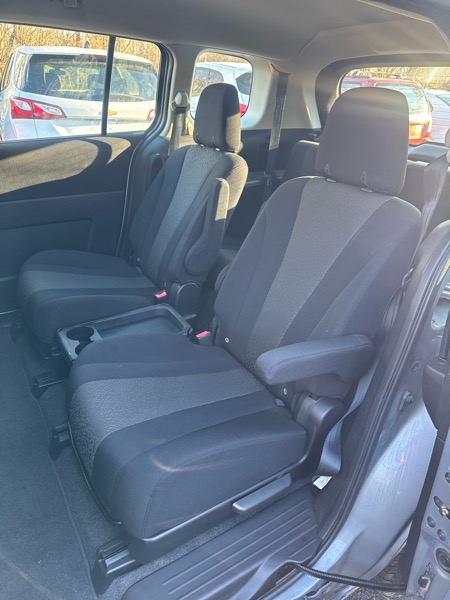 Mazda MAZDA5 Sport 2012