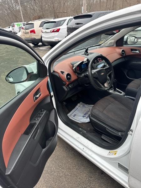 Chevrolet Sonic 2LT Sedan 2012