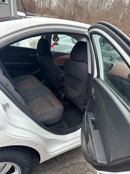 Chevrolet Sonic 2LT Sedan 2012