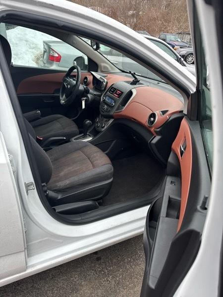 Chevrolet Sonic 2LT Sedan 2012