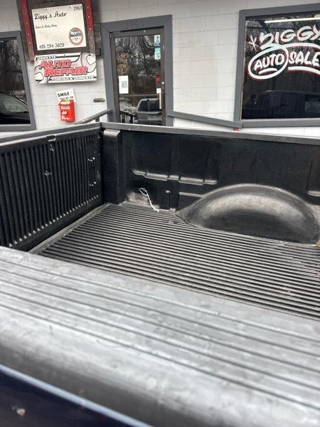 Ford F-150 4WD Reg Cab 145" XL 2005