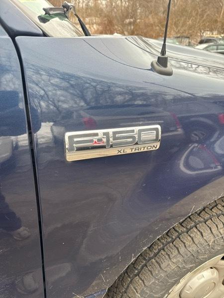 Ford F-150 4WD Reg Cab 145" XL 2005