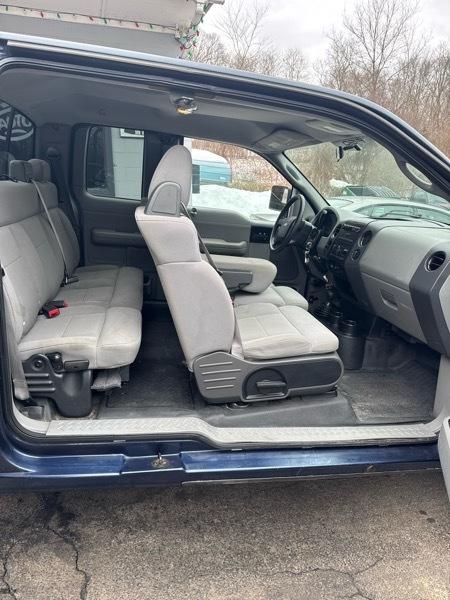 Ford F-150 4WD Reg Cab 145" XL 2005