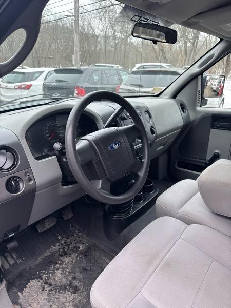 Ford F-150 4WD Reg Cab 145" XL 2005