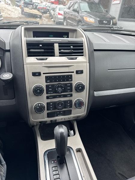 Ford Escape XLT 4WD 2012