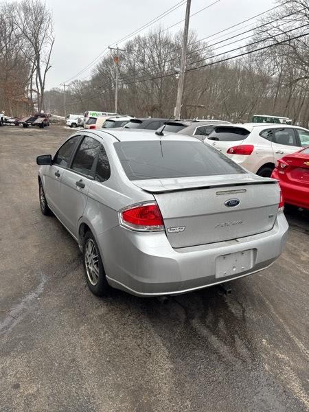 Ford Focus SE Sedan 2010