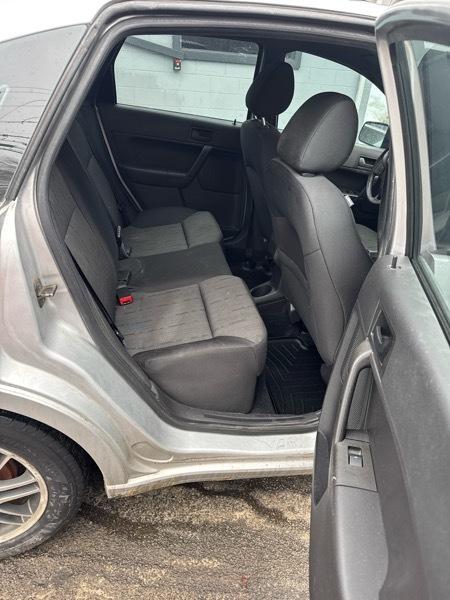 Ford Focus SE Sedan 2010