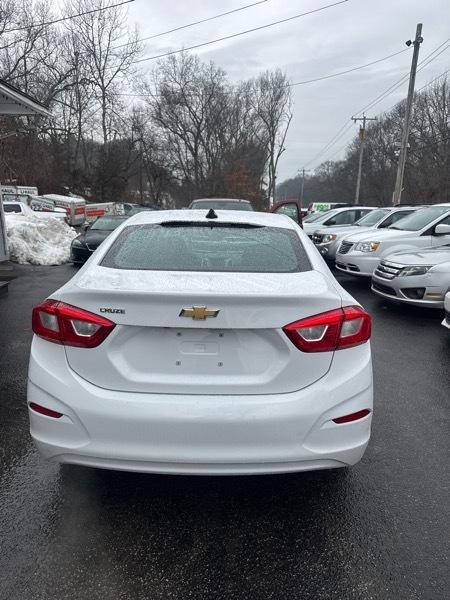 Chevrolet Cruze LS Auto 2017