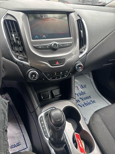 Chevrolet Cruze LT Auto Hatchback 2017