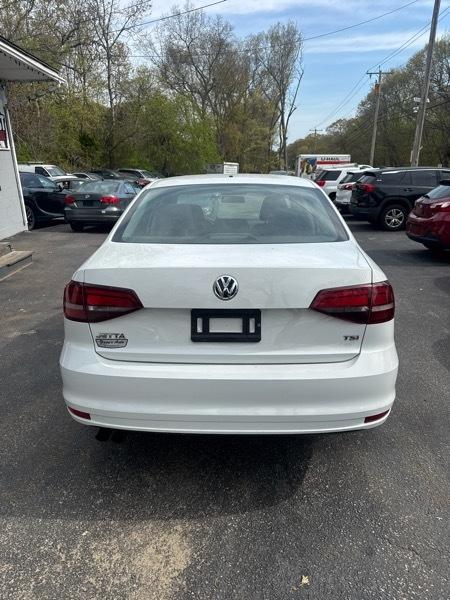 Volkswagen Jetta 1.4T S 6A 2017