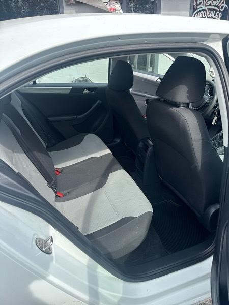 Volkswagen Jetta 1.4T S 6A 2017