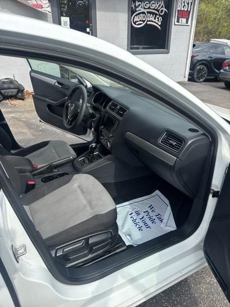 Volkswagen Jetta 1.4T S 6A 2017