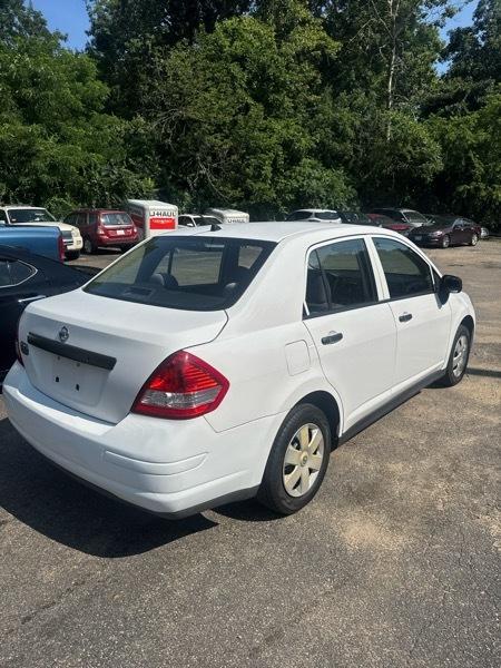 Nissan Versa 1.6 Base Sedan 2009