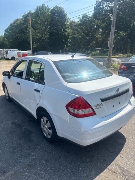 Nissan Versa 1.6 Base Sedan 2009