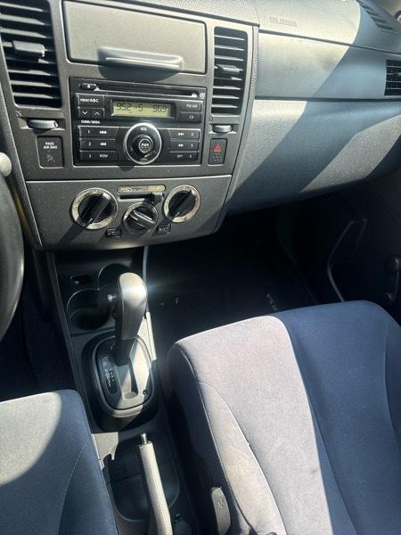 Nissan Versa 1.6 Base Sedan 2009