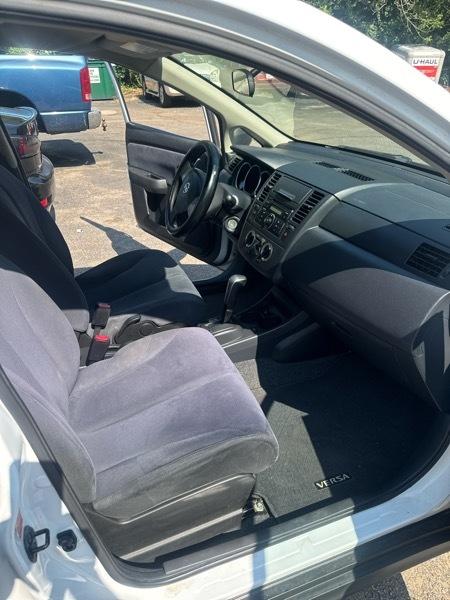 Nissan Versa 1.6 Base Sedan 2009