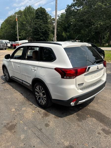 Mitsubishi Outlander SE 2WD 2016