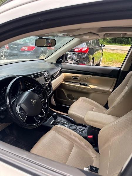 Mitsubishi Outlander SE 2WD 2016