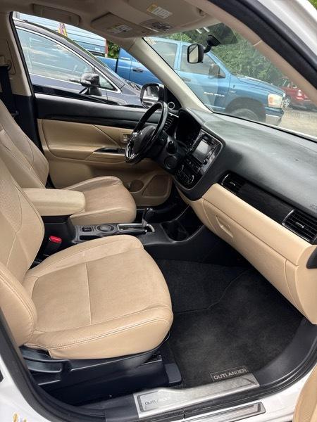 Mitsubishi Outlander SE 2WD 2016