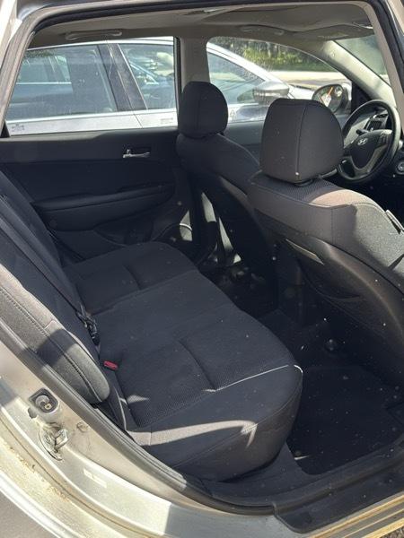 Hyundai Elantra Touring SE Manual 2010