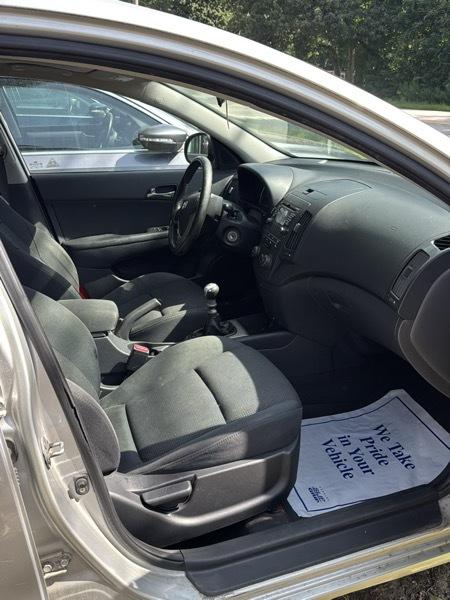Hyundai Elantra Touring SE Manual 2010