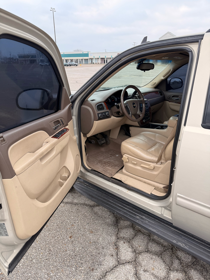 Chevrolet Tahoe LT 4WD 2012