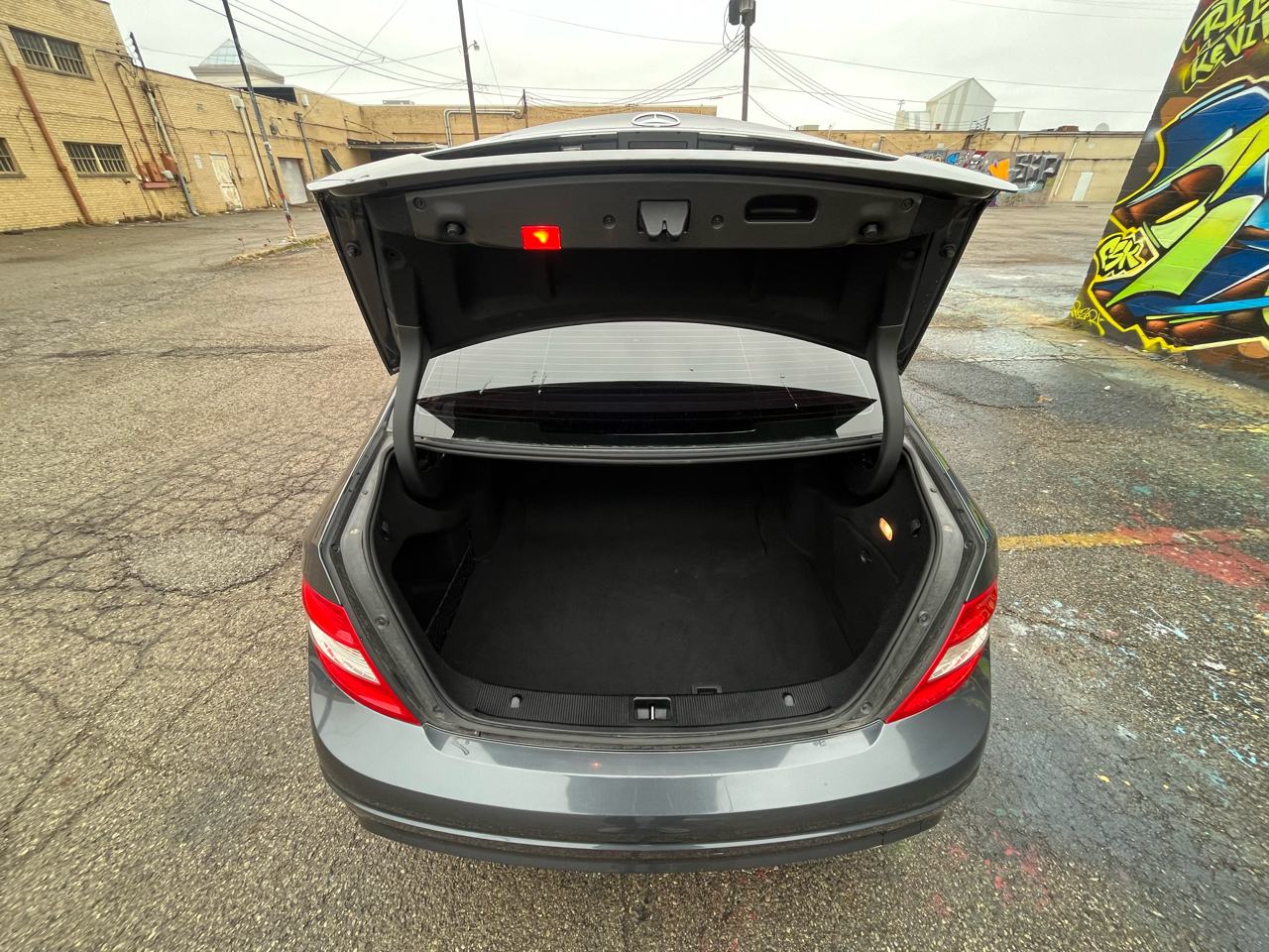 Mercedes-Benz C-Class C300 4MATIC Sport Sedan 2011