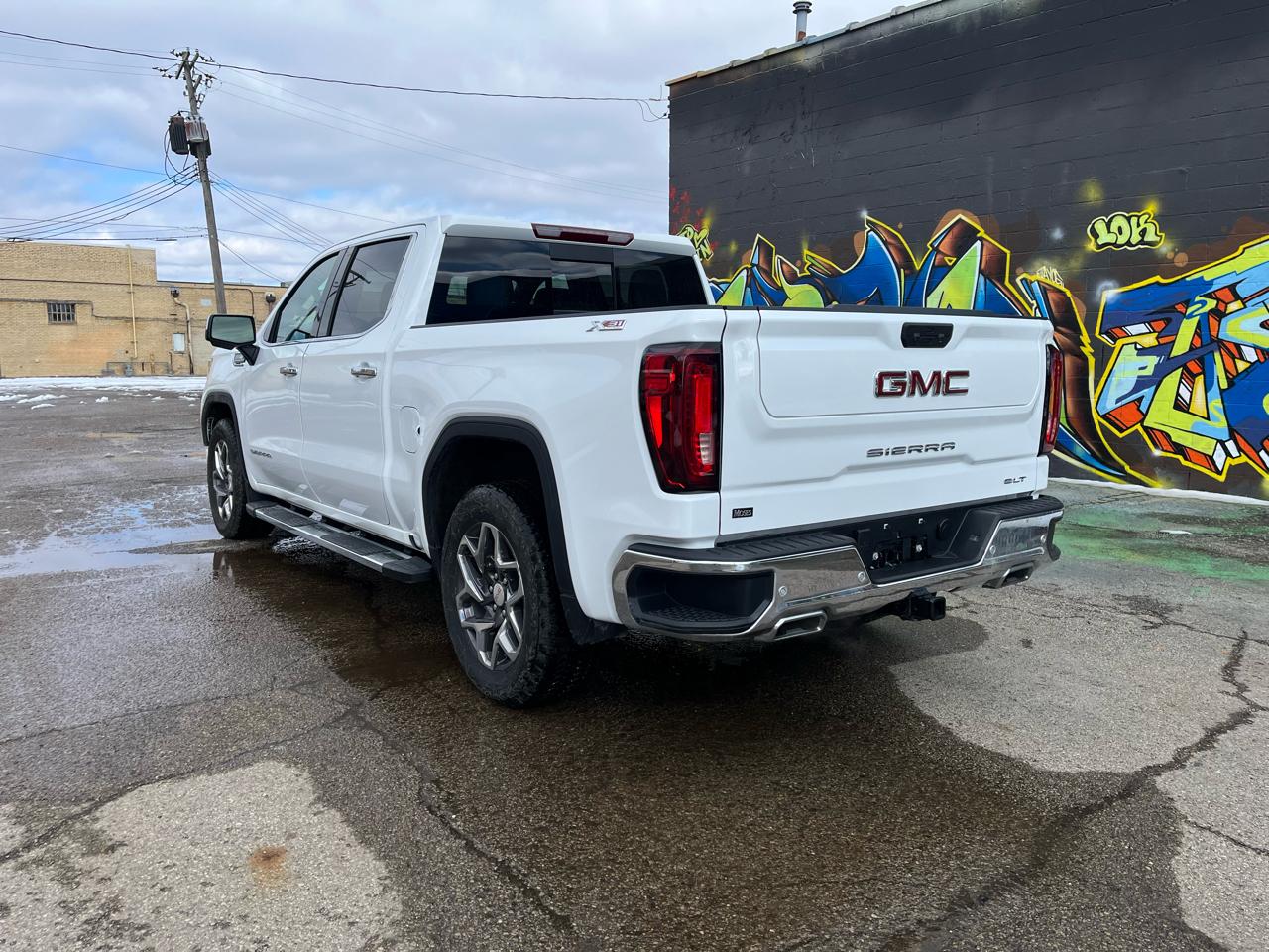 GMC Sierra 1500 SLT Crew Cab 4WD 2025