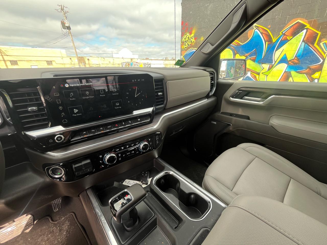 GMC Sierra 1500 SLT Crew Cab 4WD 2025