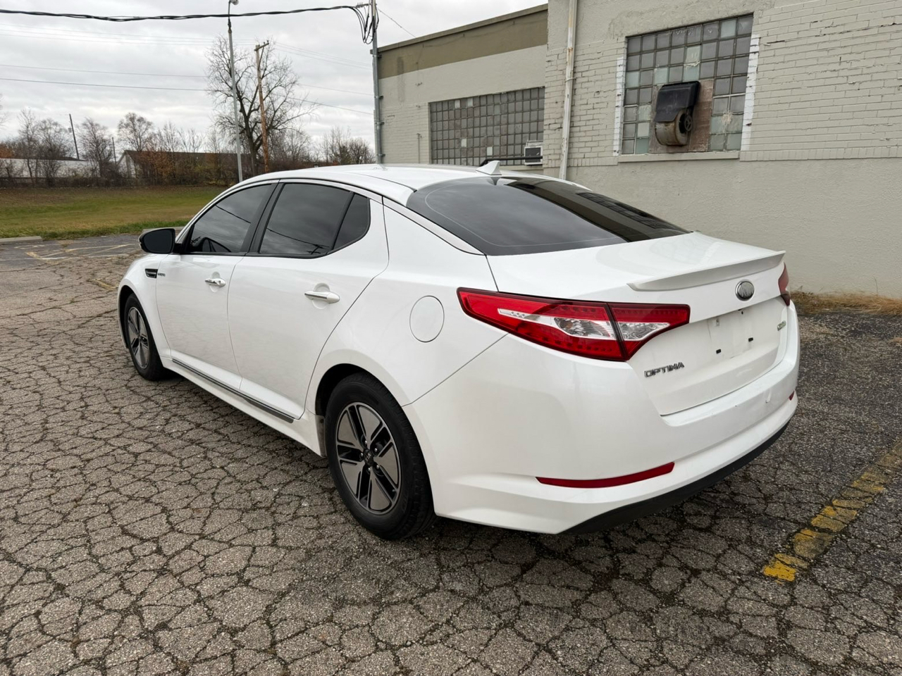 Kia Optima Hybrid LX 2013
