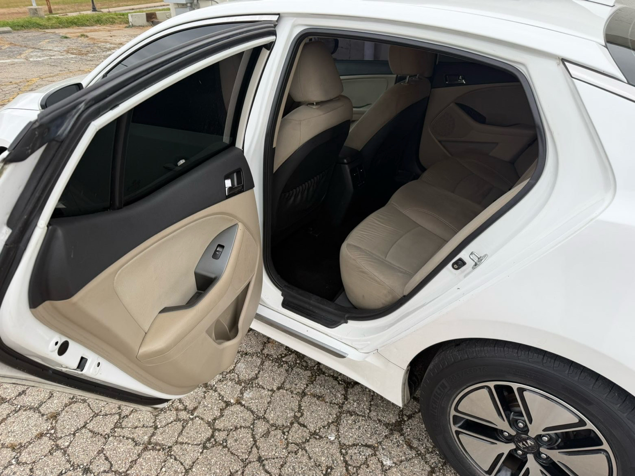 Kia Optima Hybrid LX 2013