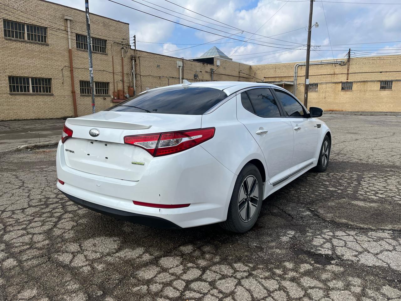 Kia Optima Hybrid LX 2013