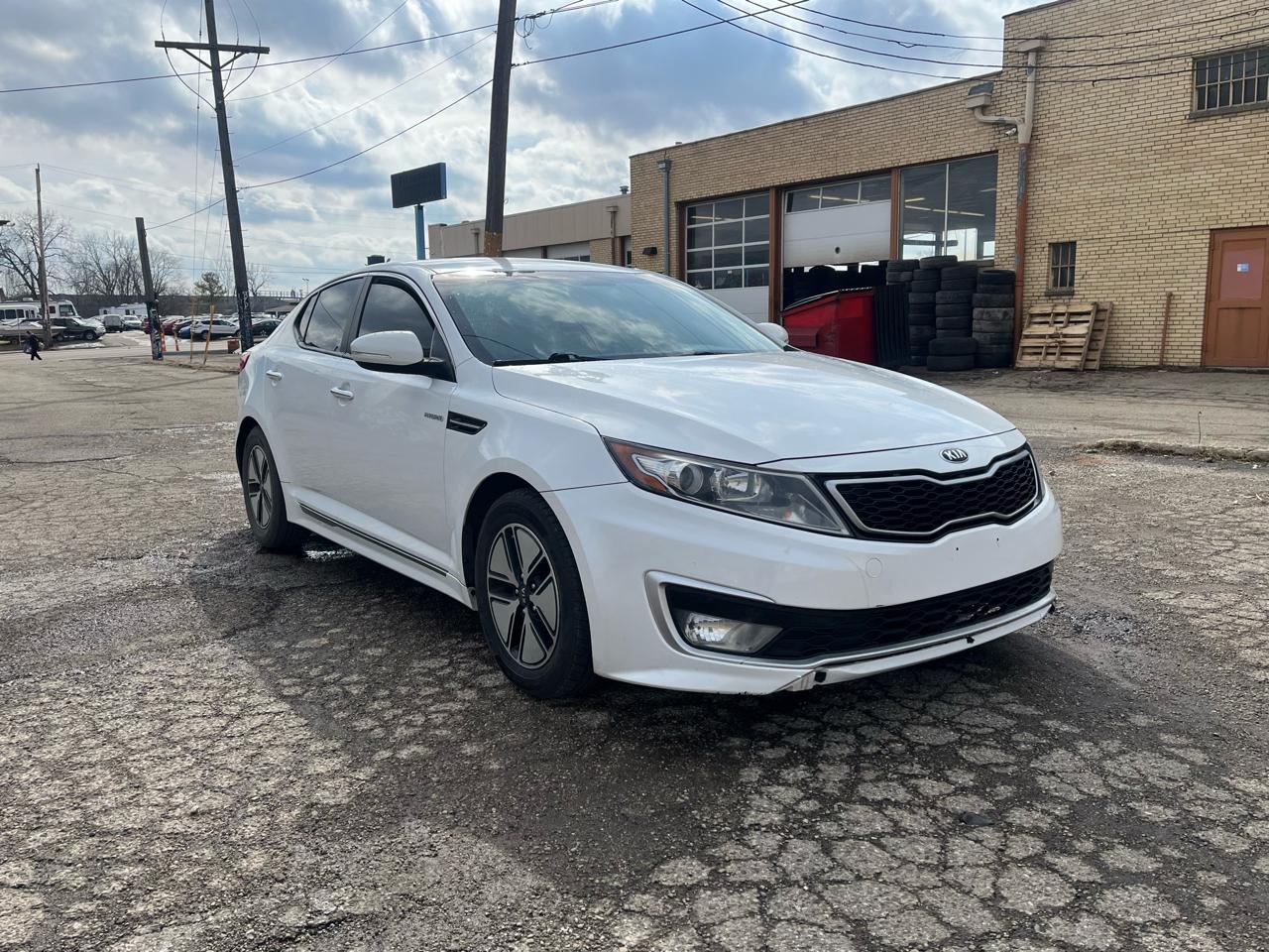 Kia Optima Hybrid LX 2013