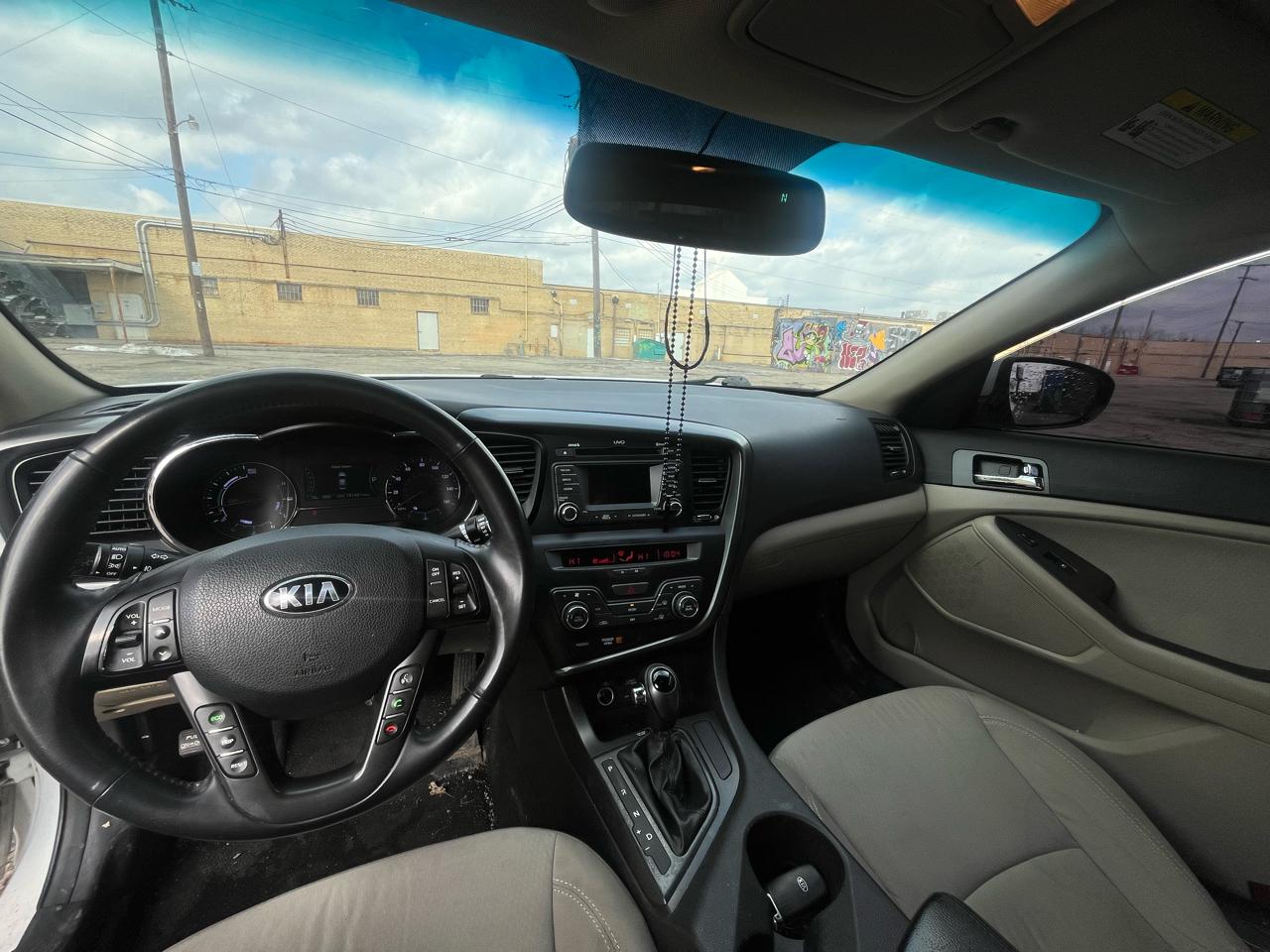 Kia Optima Hybrid LX 2013