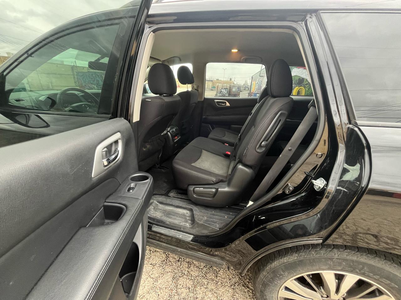 Nissan Pathfinder S 2WD 2019