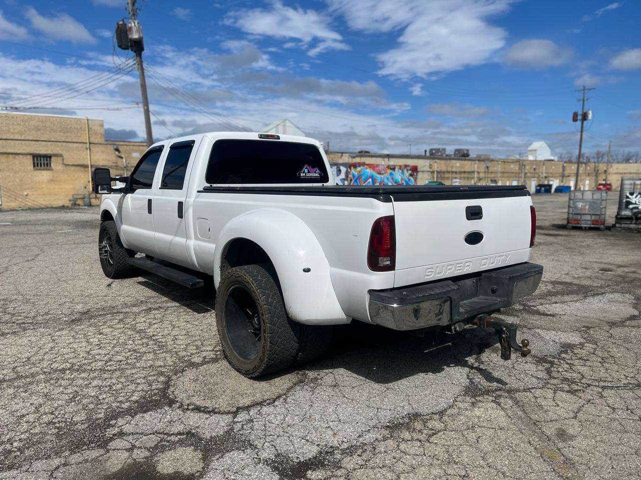 Ford F-350 SD XL Crew Cab Long Bed DRW 4WD 2013