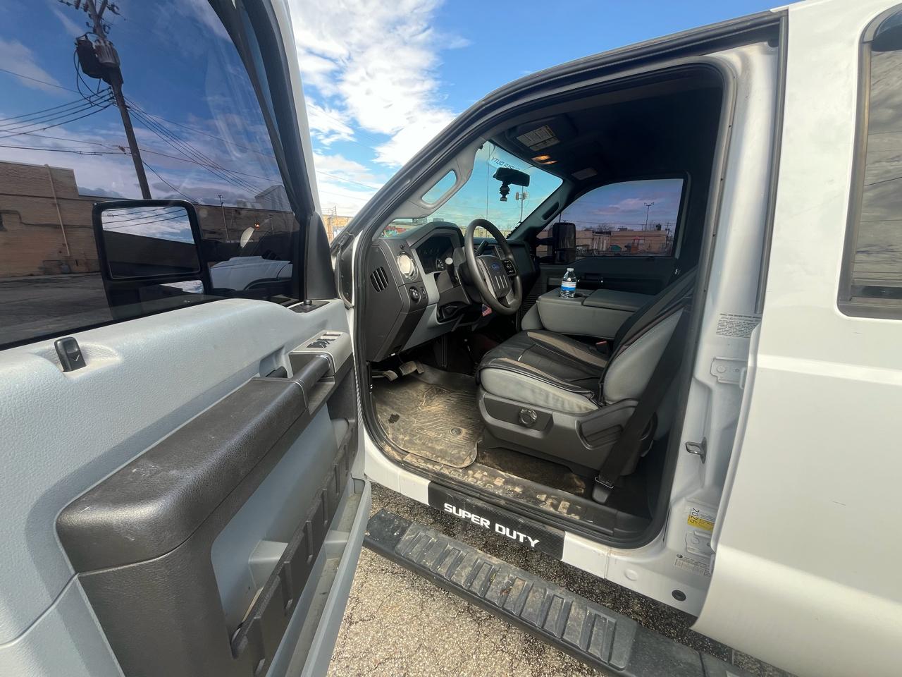Ford F-350 SD XL Crew Cab Long Bed DRW 4WD 2013