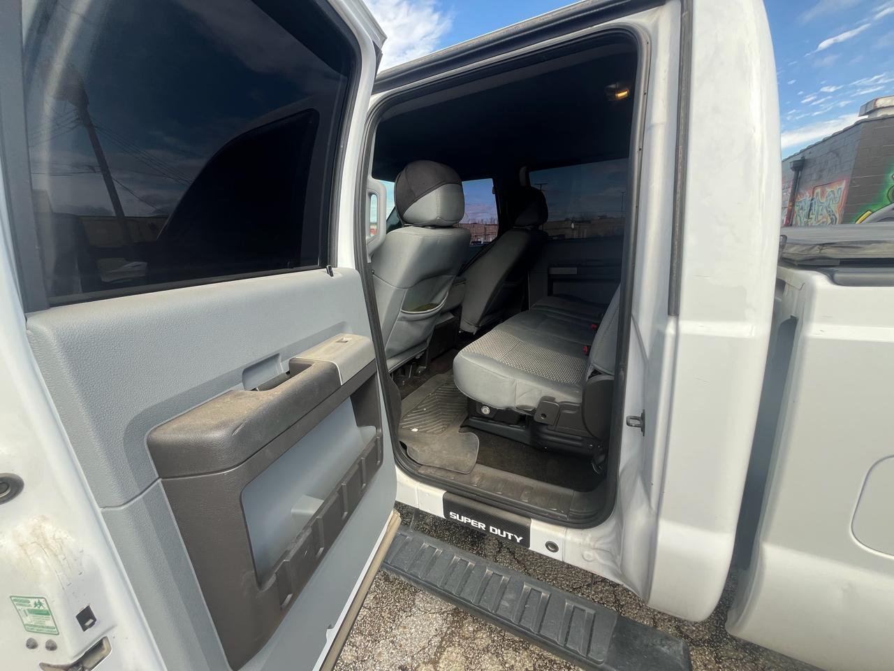 Ford F-350 SD XL Crew Cab Long Bed DRW 4WD 2013